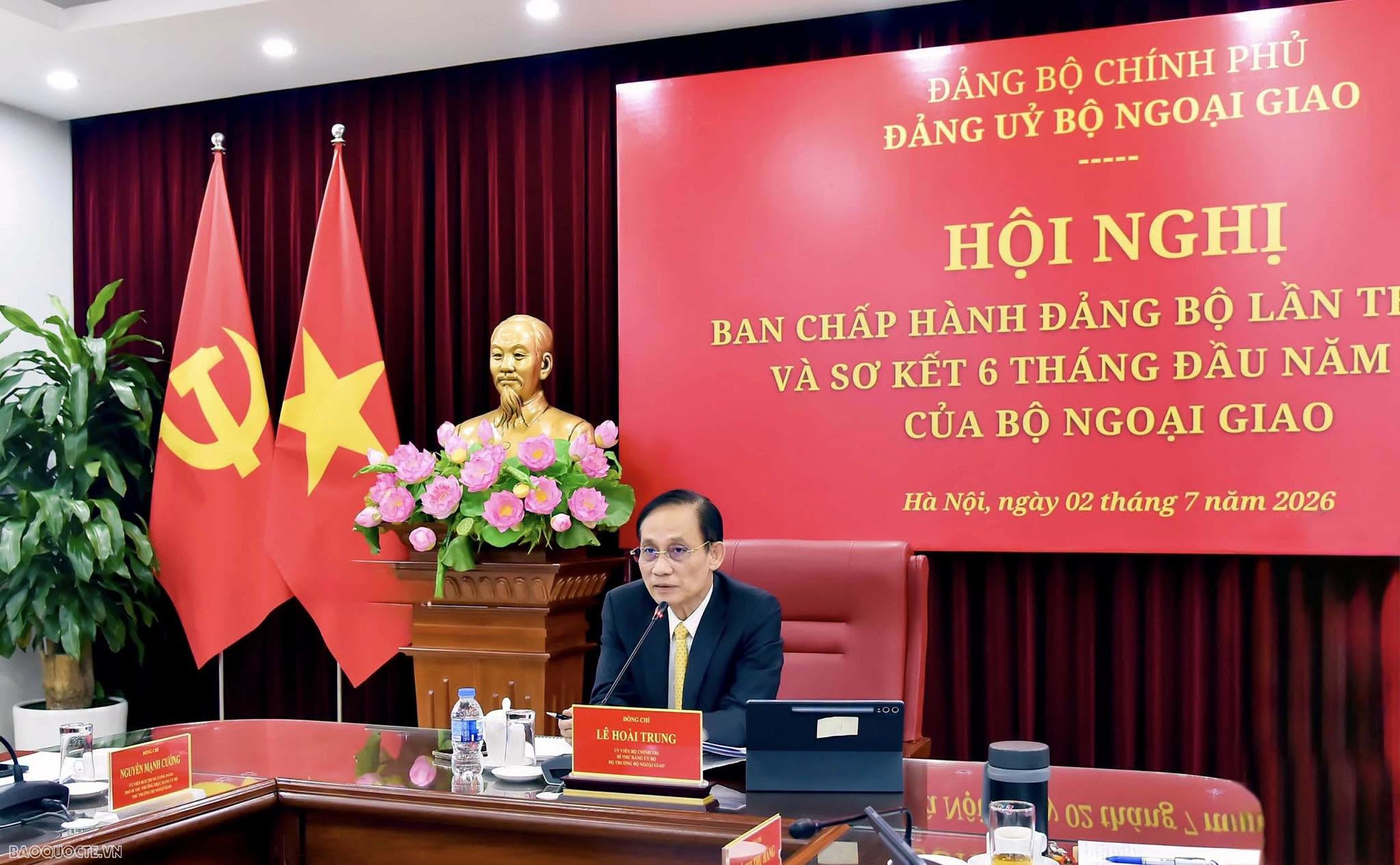 Bộ trưởng Lê Hoài Trung: Nâng tầm tư duy, đổi mới mạnh mẽ để xây dựng nền ngoại giao toàn diện, hiện đại.