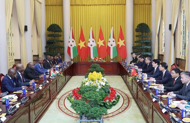 President Luong Cuong holds talks with Burundian counterpart Ndayishimiye in Ha Noi